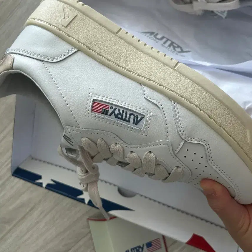 [BUNJANG] AUTRY Medalist Size 36 New Product / 오트리 메달리스트 36 사이즈 새상품