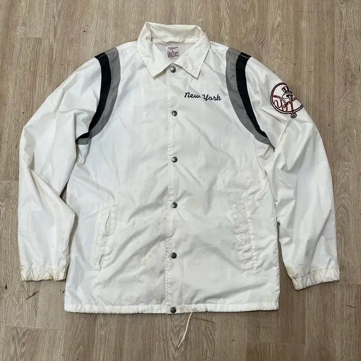 [BUNJANG] Uniqlo MLB New York Yankees Windbreaker Coach Jacket L/100 / 유니클로 MLB 뉴욕 양키스 바람막이 코치 자켓 L/100