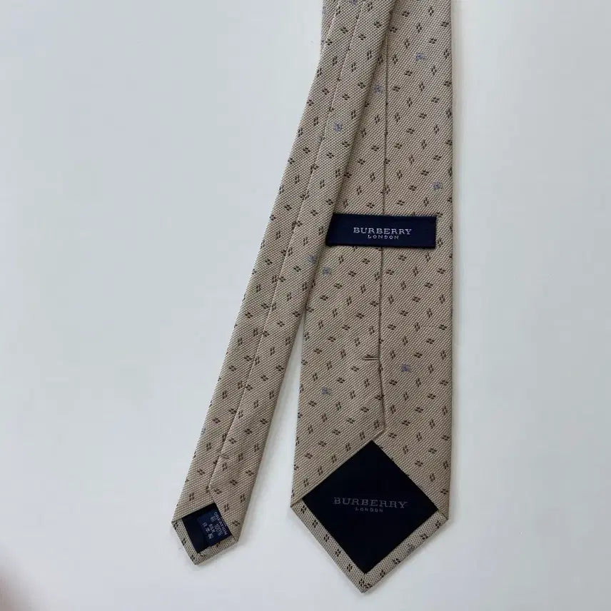 [BUNJANG] Burberry Monogram Silk Necktie / 버버리 모노그램 명품 정품 넥타이 (Burberry)