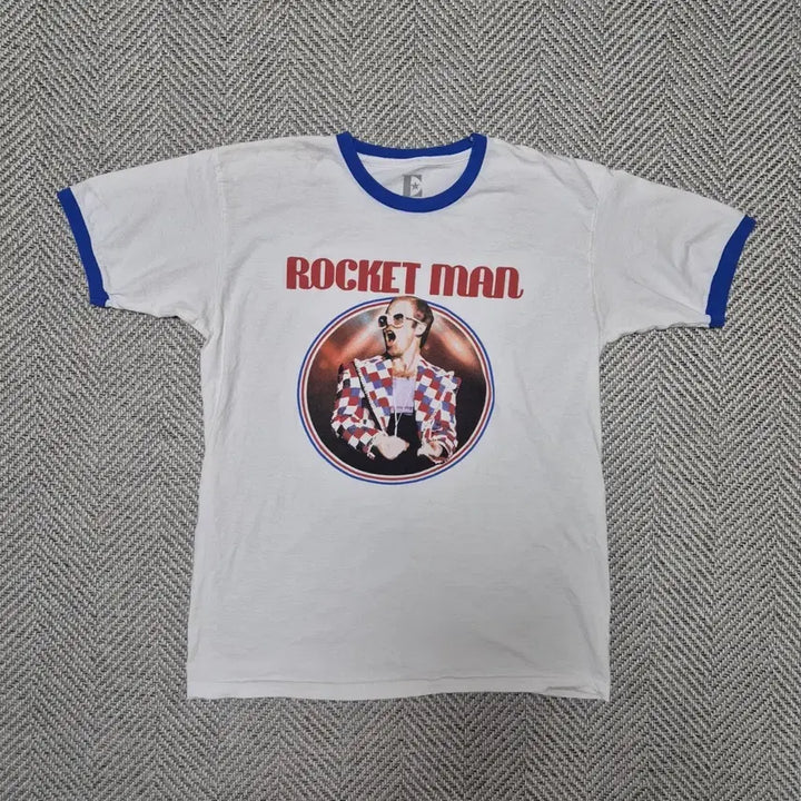 [BUNJANG] Elton John Rocket Man Ringer T-Shirt (L) / 엘튼 존 "ROCKET MAN" 머천다이즈 링거 티셔츠 (L)