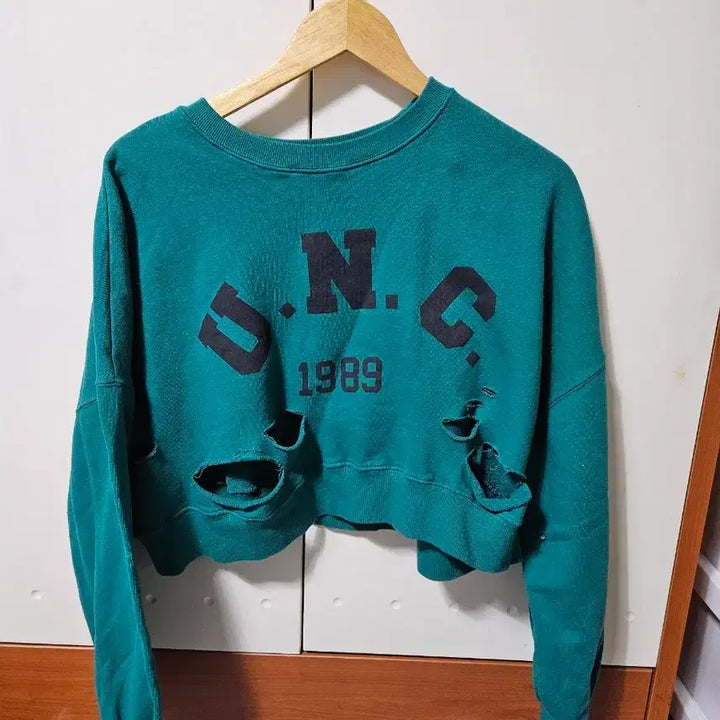 [BUNJANG] Emerald Cropped Sweatshirt / 크롭 맨투맨 새옷입니다