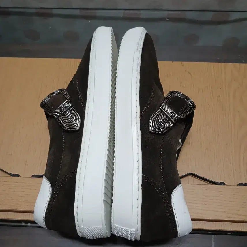 [BUNJANG] MisoPe Suede Buckle Sneakers Brown / 265 미소페 스웨이드 버클 스니커즈 (4380)