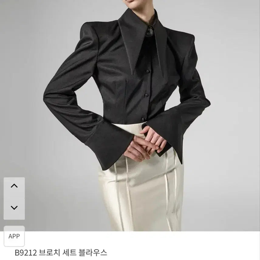 [BUNJANG] Black Pintuck Blouse Brooch Set (One Size) / 블랙 핀턱 블라우스 브로치 세트 (ONE SIZE)(새상품)