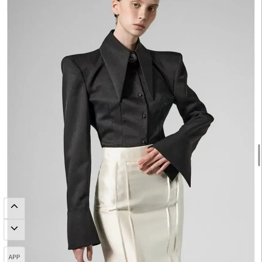 [BUNJANG] Black Pintuck Blouse Brooch Set (One Size) / 블랙 핀턱 블라우스 브로치 세트 (ONE SIZE)(새상품)