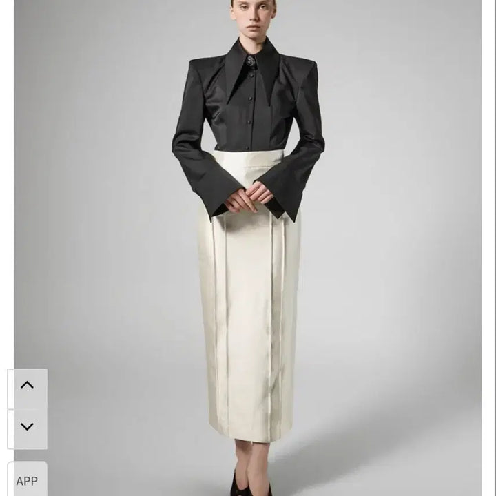 [BUNJANG] Black Pintuck Blouse Brooch Set (One Size) / 블랙 핀턱 블라우스 브로치 세트 (ONE SIZE)(새상품)