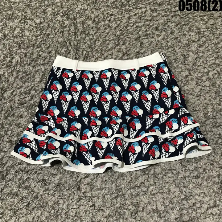 [BUNJANG] LEEDONGSOO SPORT Ice Cream Pattern Flare Skirt / LEEDONGSOO SPORT 아이스크림 패턴 플레어 스커트 m
