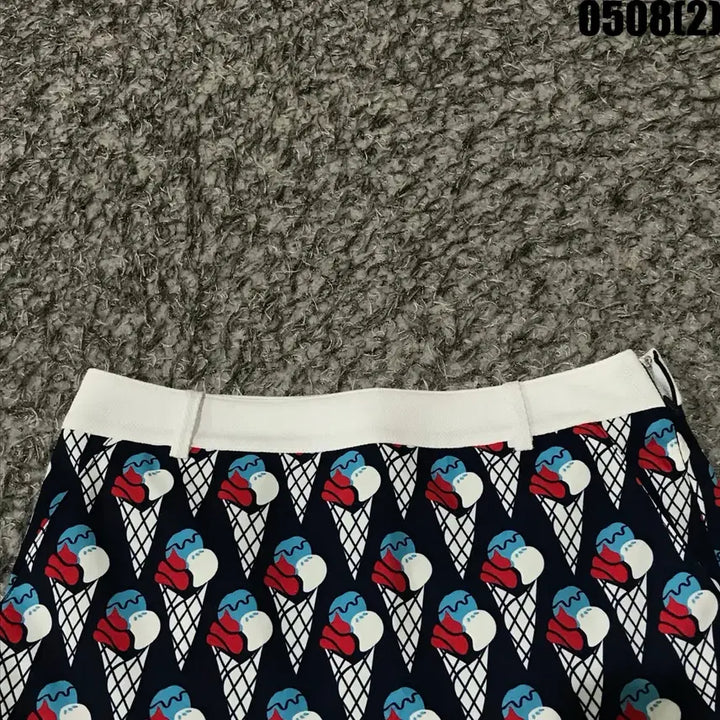 [BUNJANG] LEEDONGSOO SPORT Ice Cream Pattern Flare Skirt / LEEDONGSOO SPORT 아이스크림 패턴 플레어 스커트 m
