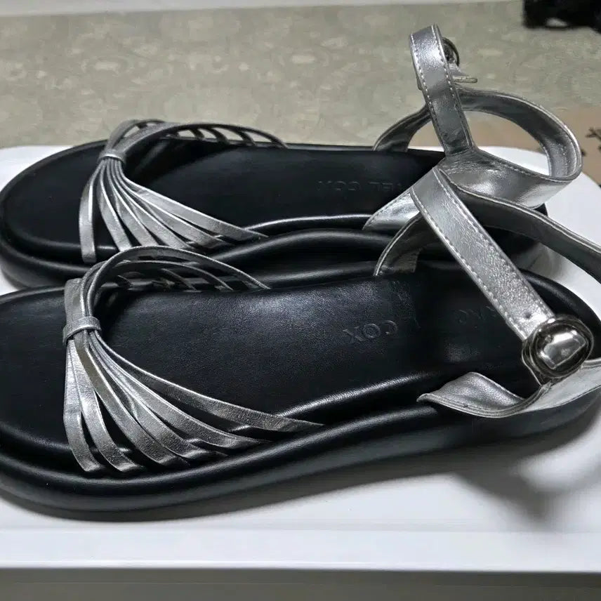 [BUNJANG] Rachel Cox Silver Strap Sandals (250-255) / 레이첼콕스 실버 스트랩 샌들 250-255