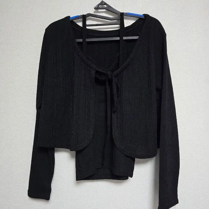 [BUNJANG] Black Spaghetti Strap Cardigan Set / 블랙 끈나시 가디건 세트