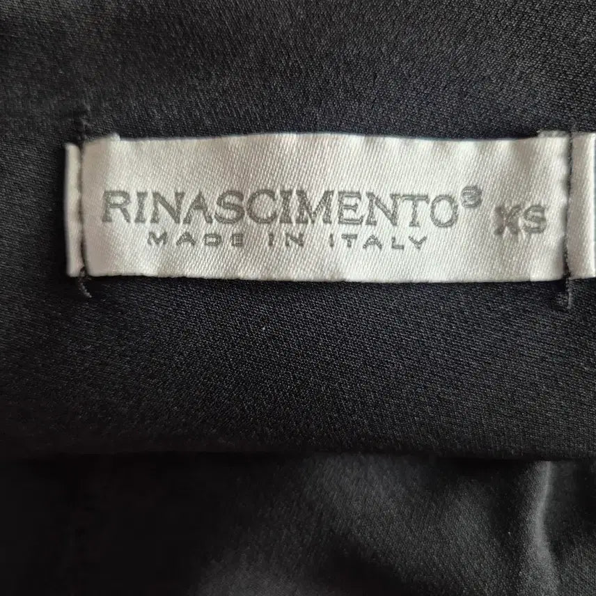 [BUNJANG] Rinascimento Slim Fit Midi Dress / Rinascimento 슬림핏 미디 원피스