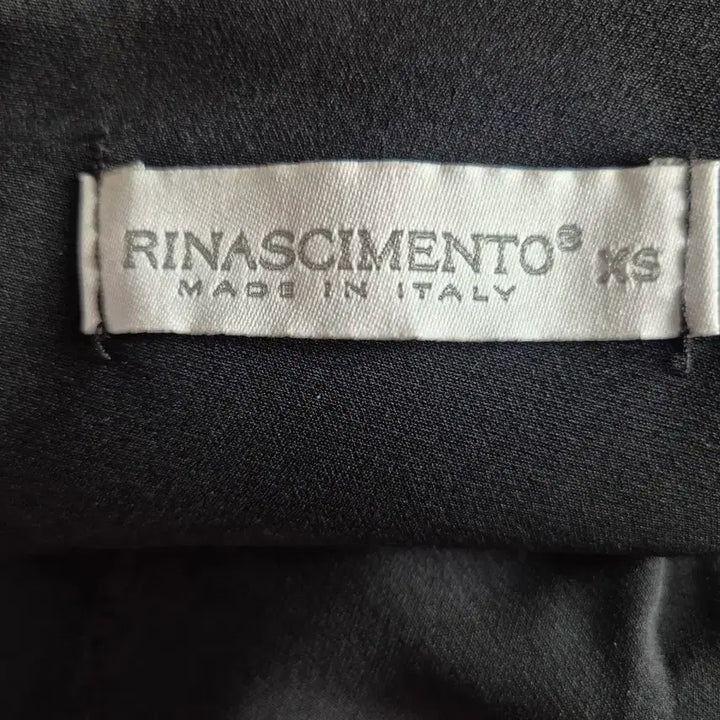 [BUNJANG] Rinascimento Slim Fit Midi Dress / Rinascimento 슬림핏 미디 원피스