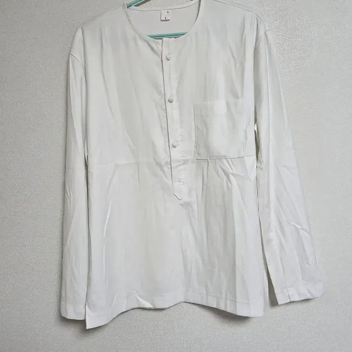 [BUNJANG] Oversized White Long Sleeve Henley Shirt / 오버핏 화이트 헨리넥 긴팔 셔츠