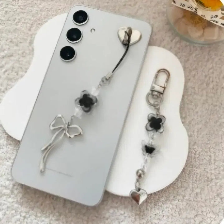 [BUNJANG] Black Heart Ribbon Four-Leaf Clover Phone Charm Bag Charm Keychain / 블랙 하트 리본 핸드폰 키링 가방키링 열쇠고리