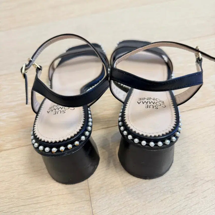[BUNJANG] SUECOMMA BONNIE Pearl Black Sandals / 슈콤마보니 진주 블랙 샌들