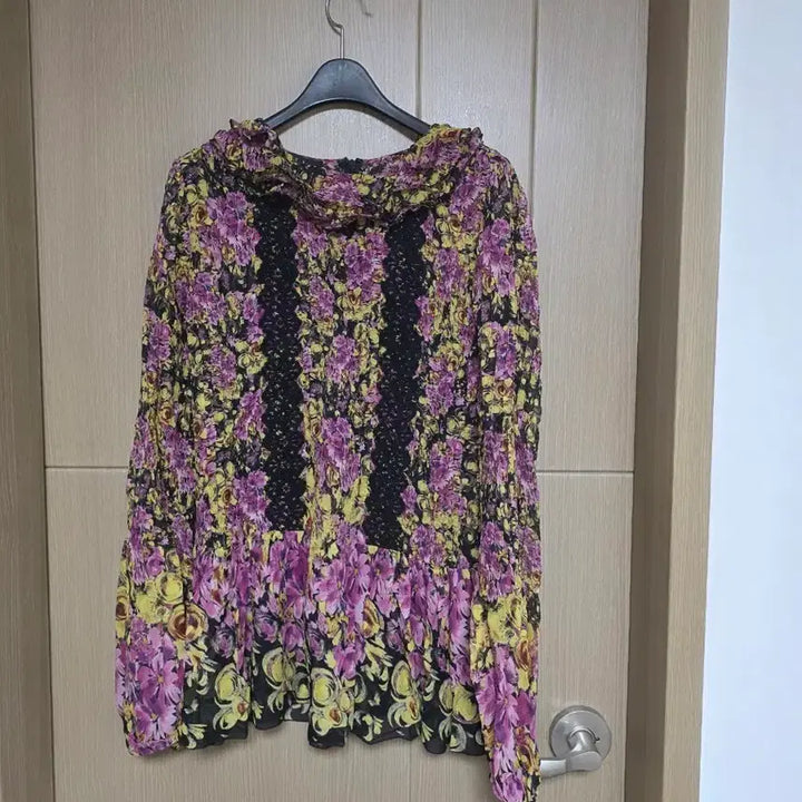 [BUNJANG] Giambattista Valli Floral Pattern Blouse / 지암바티스타발리 블라우스