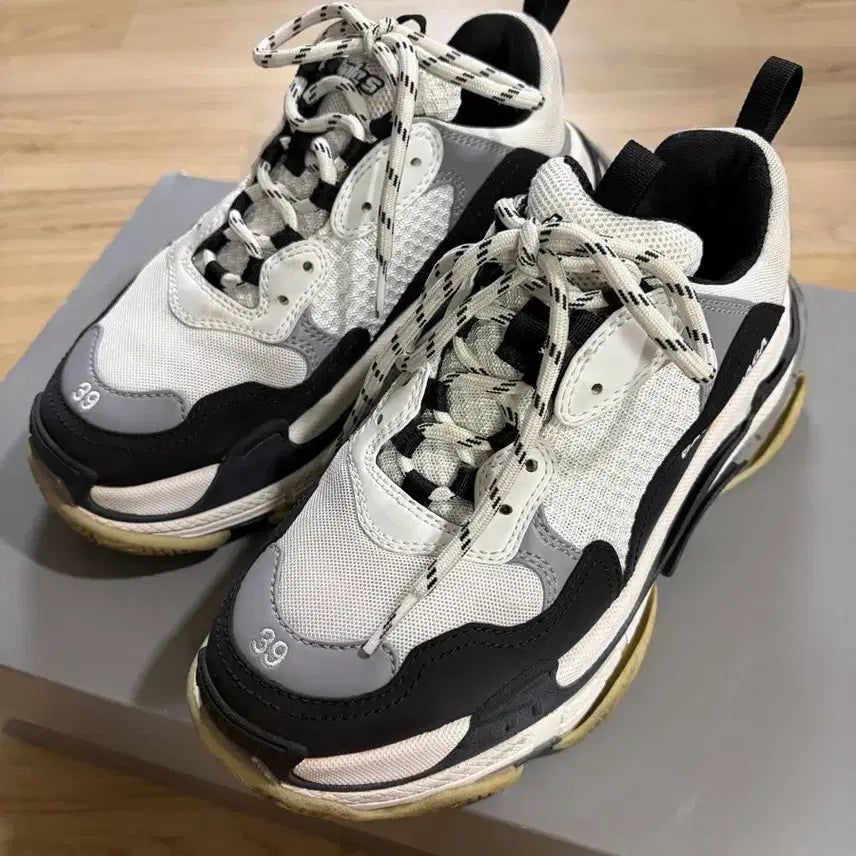 [BUNJANG] Balenciaga Triple S Sneakers White/Black / 발렌시아가 트리플S 스니커즈 화이트블랙