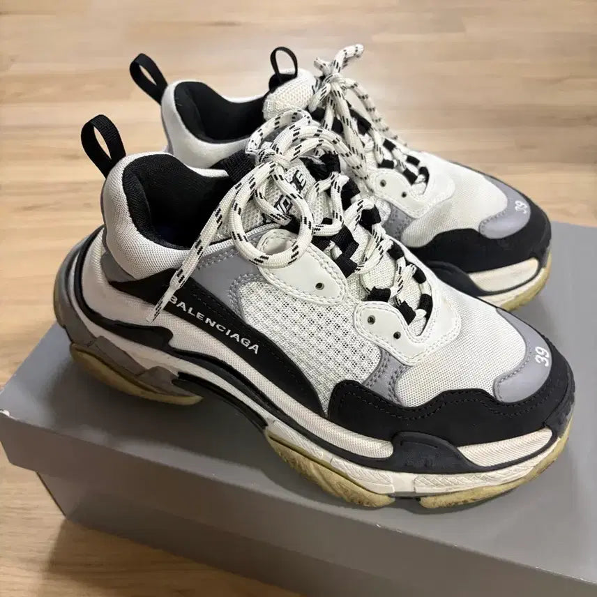 [BUNJANG] Balenciaga Triple S Sneakers White/Black / 발렌시아가 트리플S 스니커즈 화이트블랙