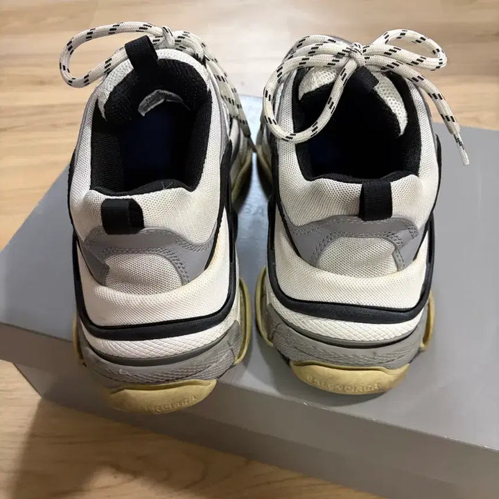 [BUNJANG] Balenciaga Triple S Sneakers White/Black / 발렌시아가 트리플S 스니커즈 화이트블랙