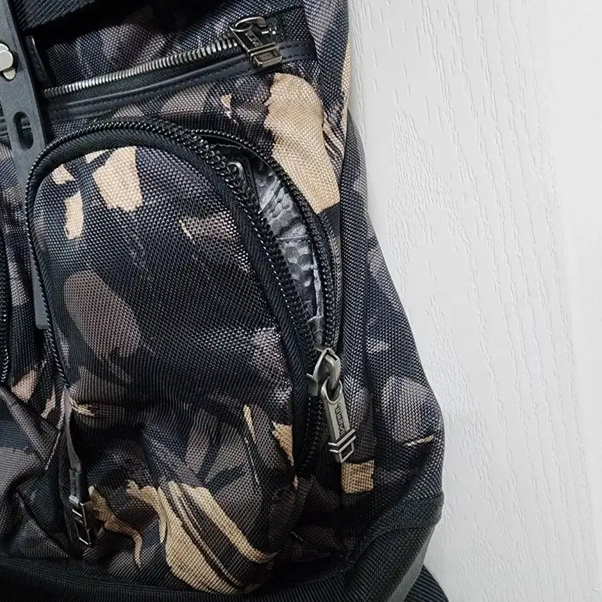 [BUNJANG] Tumi Luke Roll Top Backpack Camouflage Pattern / TUMI 루크롤탑카모플라쥬 패턴