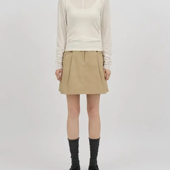 [BUNJANG] Pvcs Allure Pintuck Skirt Beige M / Pvcs 얼루어 핀턱 스커트 Msize (1회 착용, 치마바지)