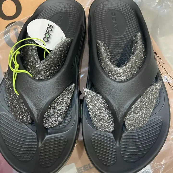 [BUNJANG] OOFOS OOFOS Thong Sandals Size W6 (230) / 우포스