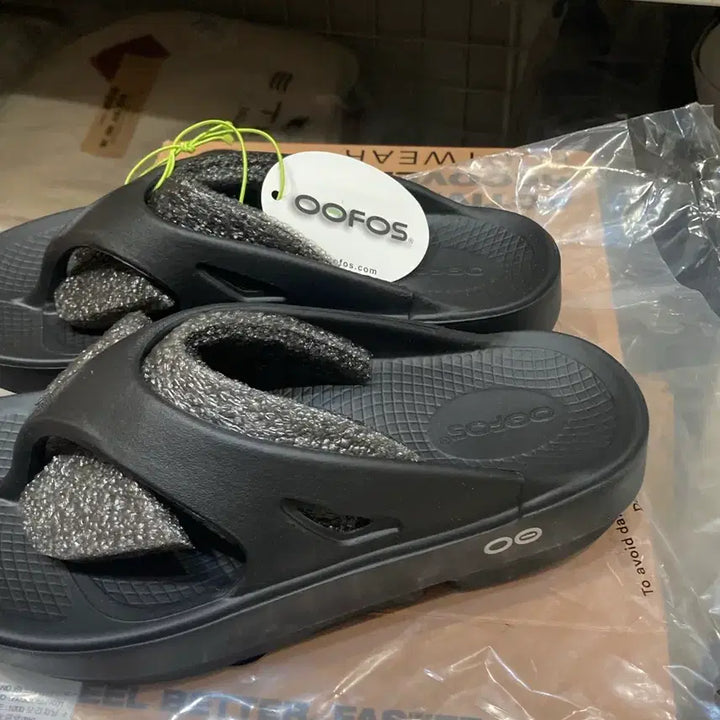 [BUNJANG] OOFOS OOFOS Thong Sandals Size W6 (230) / 우포스