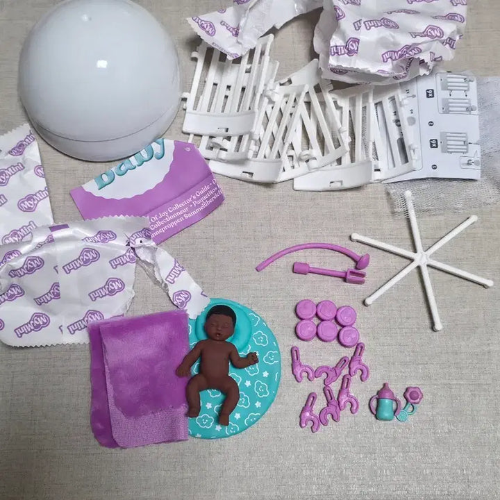 [BUNJANG] Zuru Mini Baby Doll Bed Set Miniature Capsule Toy / 미니 아기인형 침대 세트 미니어쳐 캡슐 zuru mini baby