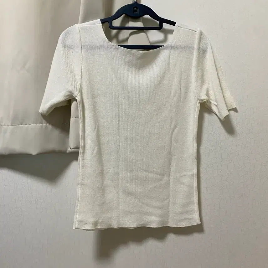 [BUNJANG] Square Neck Short Sleeve Top / 스퀘어넥 반팔