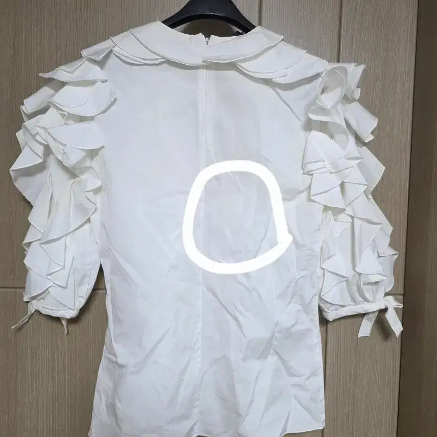 [BUNJANG] Giambattista Valli Ruffle Detail Blouse / 지암바티스타발리 블라우스