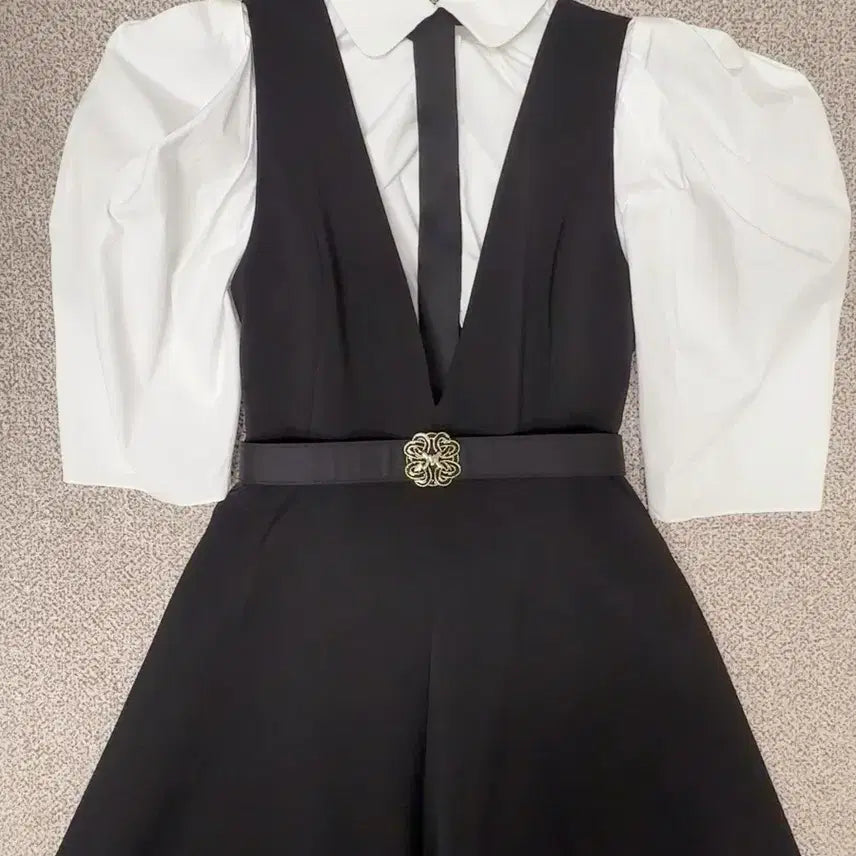 [BUNJANG] MOJO.S.FINE Volume Sleeve Collar White Shirt with Tie / 모조에스핀 볼륨 소매 카라 화이트 셔츠