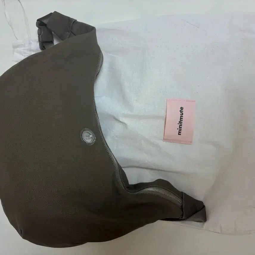 [BUNJANG] MinuteMute Clo Waist L Khaki Bag / 미닛뮤트_클로웨이스트 L 카키 팔아요