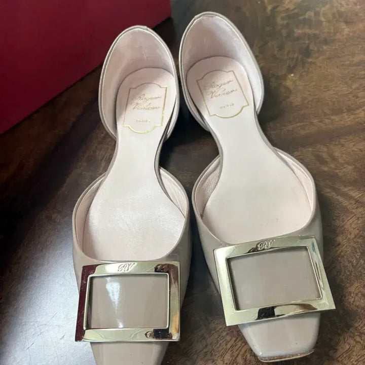 [SOLD OUT] 로저비비에
