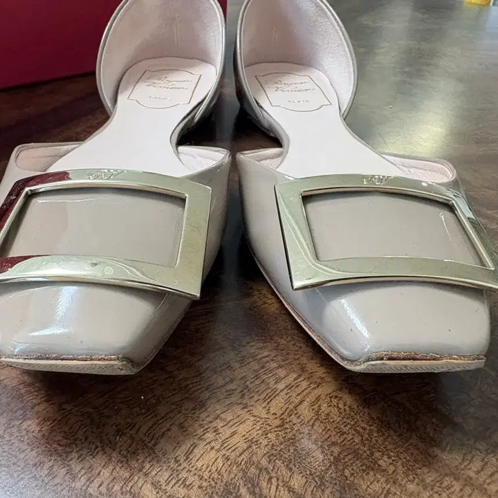 [SOLD OUT] 로저비비에