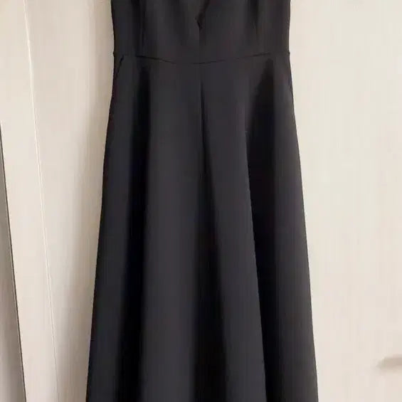 [BUNJANG] MOJO.S.PHINE Deep V-Neck Sleeveless Flare Long Dress / 모조에스핀 깊은 V브이넥 슬리브리스 플레어 롱원피스