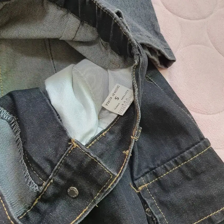 [BUNJANG] Denim Crop Jacket and Cargo Pants Set / 매력적인 데님 크롭 자켓과 카고 팬츠 세트예요. 투피스세트상품 사진에서