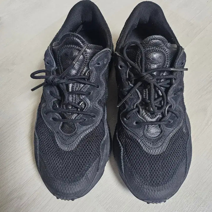 [BUNJANG] Adidas Ozweego All Black Sneakers / 아디다스 오즈위고 올블랙 운동화