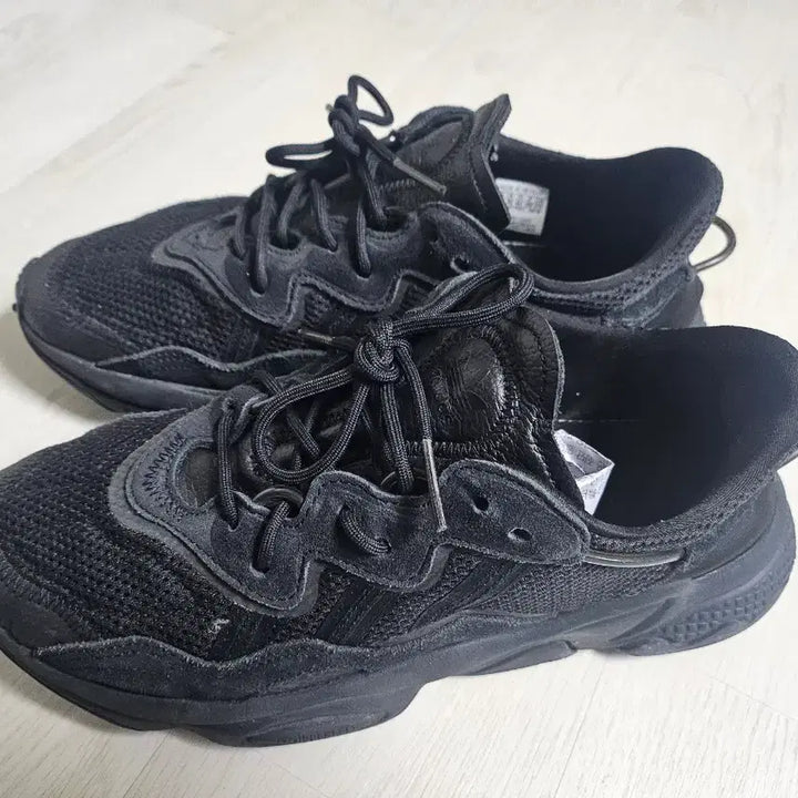 [BUNJANG] Adidas Ozweego All Black Sneakers / 아디다스 오즈위고 올블랙 운동화