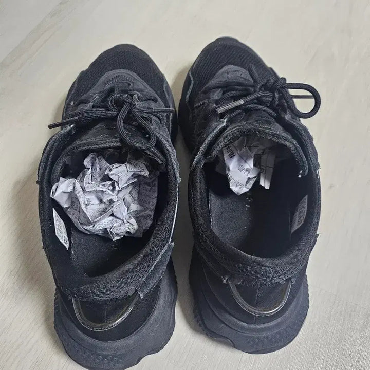 [BUNJANG] Adidas Ozweego All Black Sneakers / 아디다스 오즈위고 올블랙 운동화