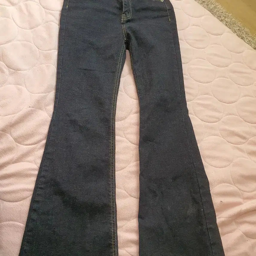 [BUNJANG] Mixxo Bootcut Jeans Size 24 / 믹쏘 부츠컷 청바지 넘넘예뻐요 24사이즈예요코튼 97%, 폴리우레탄 3