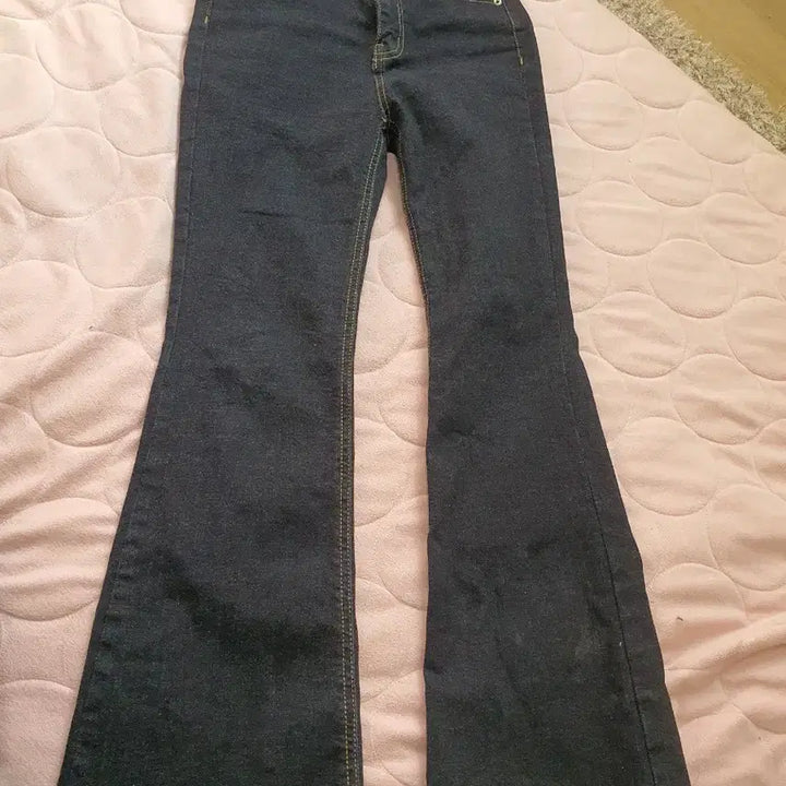 [BUNJANG] Mixxo Bootcut Jeans Size 24 / 믹쏘 부츠컷 청바지 넘넘예뻐요 24사이즈예요코튼 97%, 폴리우레탄 3