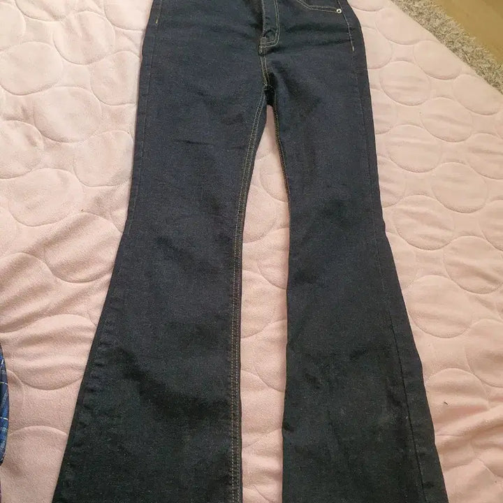 [BUNJANG] Mixxo Bootcut Jeans Size 24 / 믹쏘 부츠컷 청바지 넘넘예뻐요 24사이즈예요코튼 97%, 폴리우레탄 3