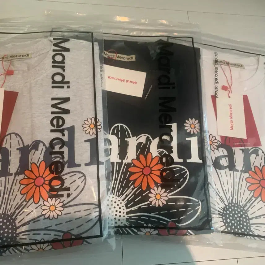[BUNJANG] Mardi Mercredi Multi Flower Short Sleeve T-Shirt - New, Unsealed / 마르디 메크르디 멀티 플라워 반팔 티셔츠 신상 미개봉 새상품