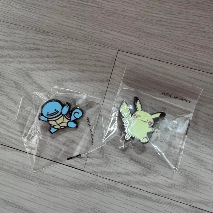 [BUNJANG] Colorgram Pokemon Pikachu &amp; Squirtle Badge Bundle Set / 컬러그램 포켓몬 뱃지 피카츄 꼬부기 일괄 판매
