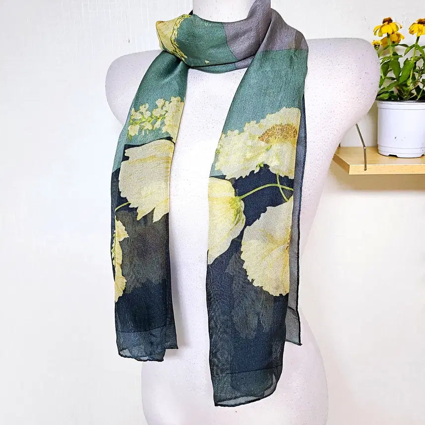 [BUNJANG] Nina Ricci 100% Silk Floral Scarf - Green Navy / 니나리찌 실크100% 플라워스카프 그린네이비