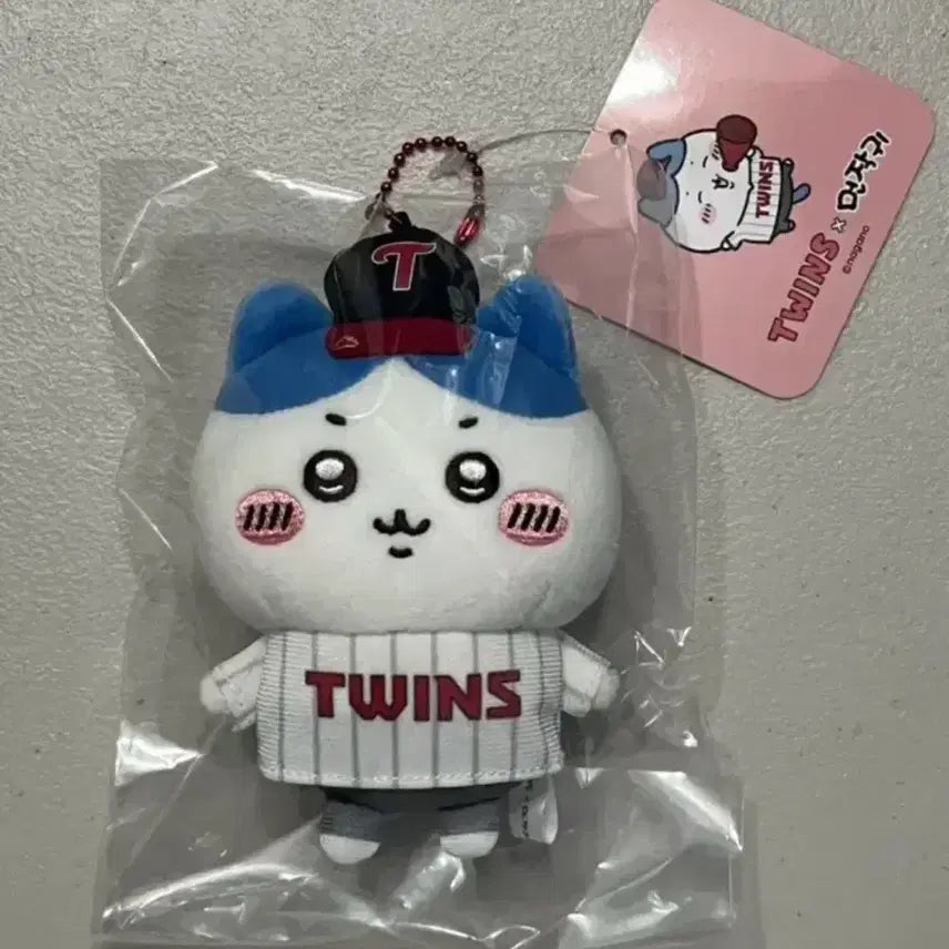 [BUNJANG] LG Twins Chiikawa Collaboration Hachiwara Doll / [새상품] LG 트윈스 먼작귀 치이카와 콜라보 인형 하치와레 인형