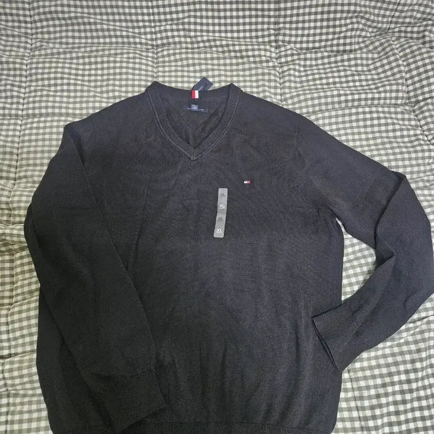 [BUNJANG] Tommy Hilfiger Black Knit XL / 타미힐피거 블랙니트 XL