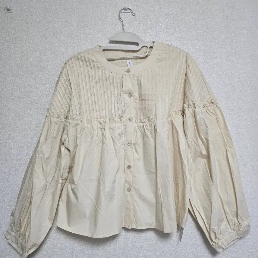 [BUNJANG] Ivory Pintuck Blouse Shirt / 아이보리 핀턱 블라우스 셔츠