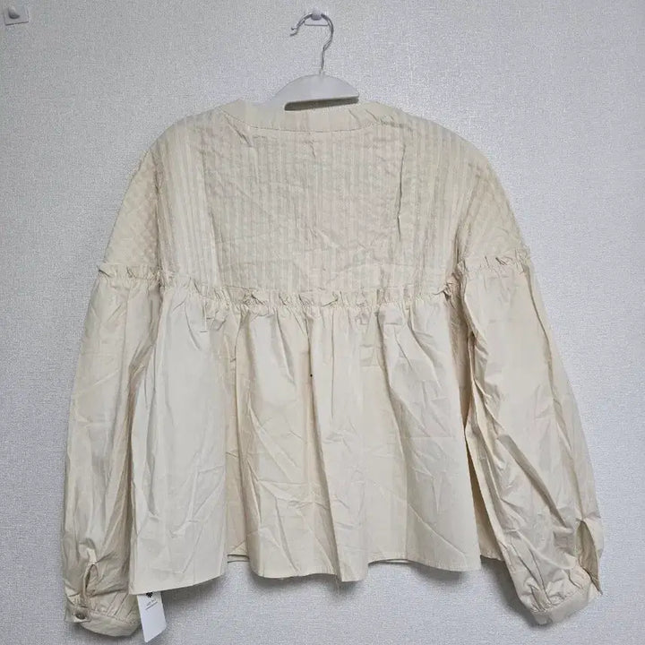 [BUNJANG] Ivory Pintuck Blouse Shirt / 아이보리 핀턱 블라우스 셔츠