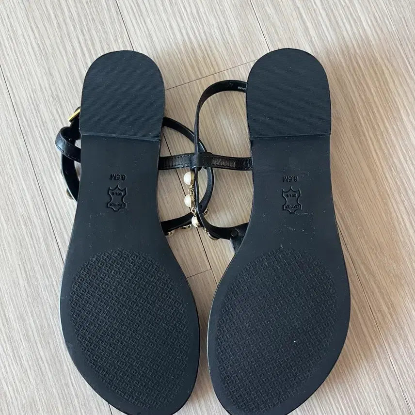 [BUNJANG] Tory Burch Pearl Detail Sandals (New) / 토리버치 샌들(새 상품)