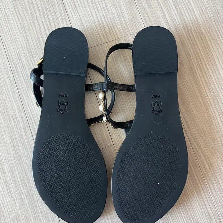 [BUNJANG] Tory Burch Pearl Detail Sandals (New) / 토리버치 샌들(새 상품)